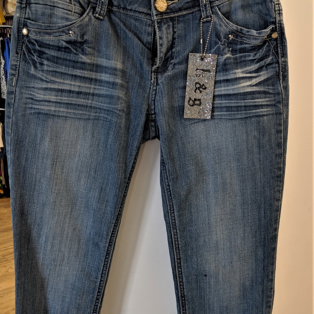 ***NEW***  Denim Capris Size 9
